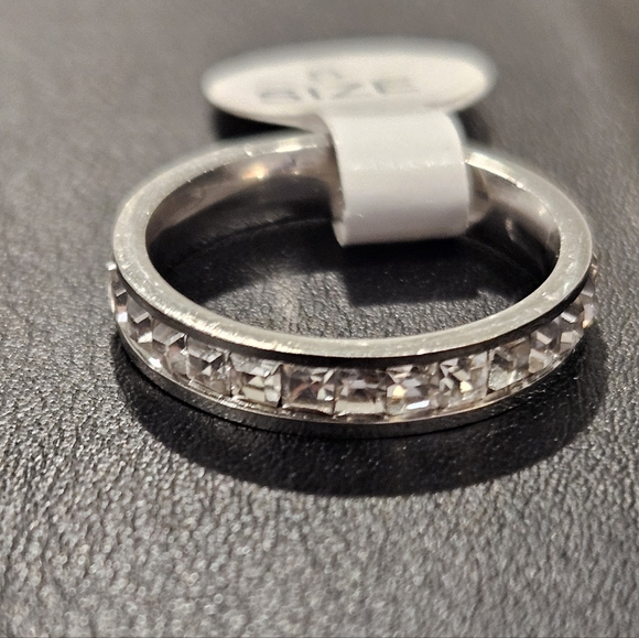 NEW Silver or Gold Princess Cut Channel Eternity Rings - Multiple Sizes - Picture 3 of 4